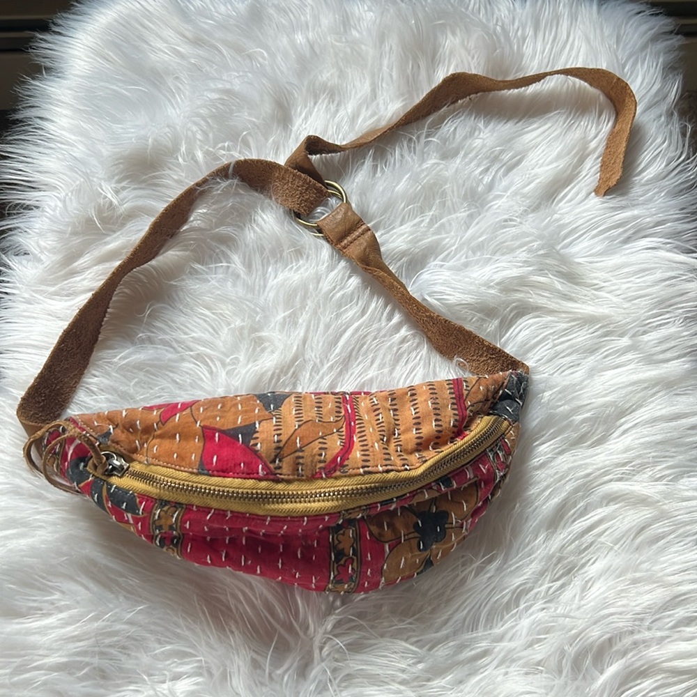 Anabaglish leather slide strap Fanny pack zipper closure